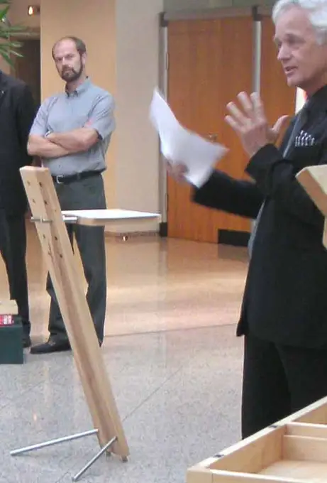 Stehpult beim Playboy