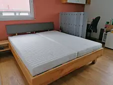 Buchenbett mit Lederpolsterung 