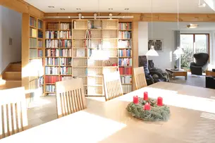 Bibliothek mit Rollregal Bibliothek mit Rollregal