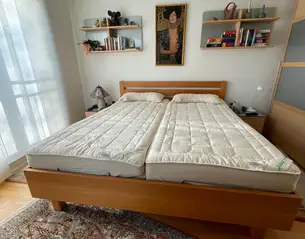 Massivholzbett aus sehr sauberer Buche mit großer Rundung an den Kanten Massivholzbett aus sehr sauberer Buche mit großer Rundung an den Kanten