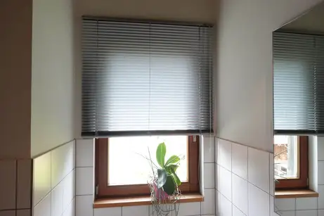 Alujalousie im Badezimmer 