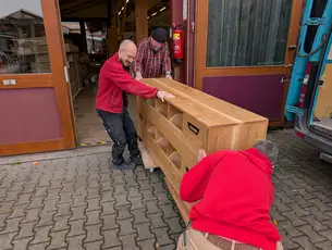 Schallplattenscharnk heben Schallplattenscharnk heben