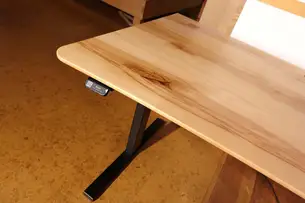 GEstelle von LINAK mit einfacher Bedienung und App GEstelle von LINAK mit einfacher Bedienung und App