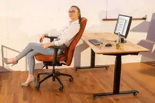 Rollbarer Schreibtisch höhenverstellbar Rollbarer Schreibtisch höhenverstellbar