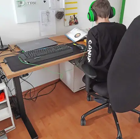 Sitz-Steh-Tisch von TOM Sitz-Steh-Tisch von TOM