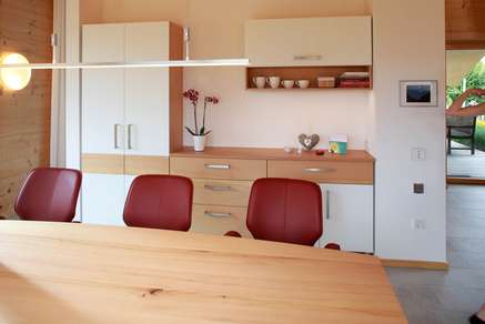 Sideboard mit Geschirrschrank und Hängeschrank