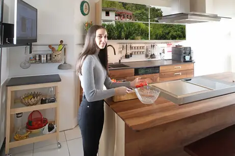 Beistellwagen zum Servieren oder als Arbeitsplattenverlängerung an der Insel Beistellwagen zum Servieren oder als Arbeitsplattenverlängerung an der Insel