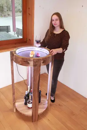 Stehtisch Vitrine Nusbaum Barschrank als Stehtisch mit Soohia