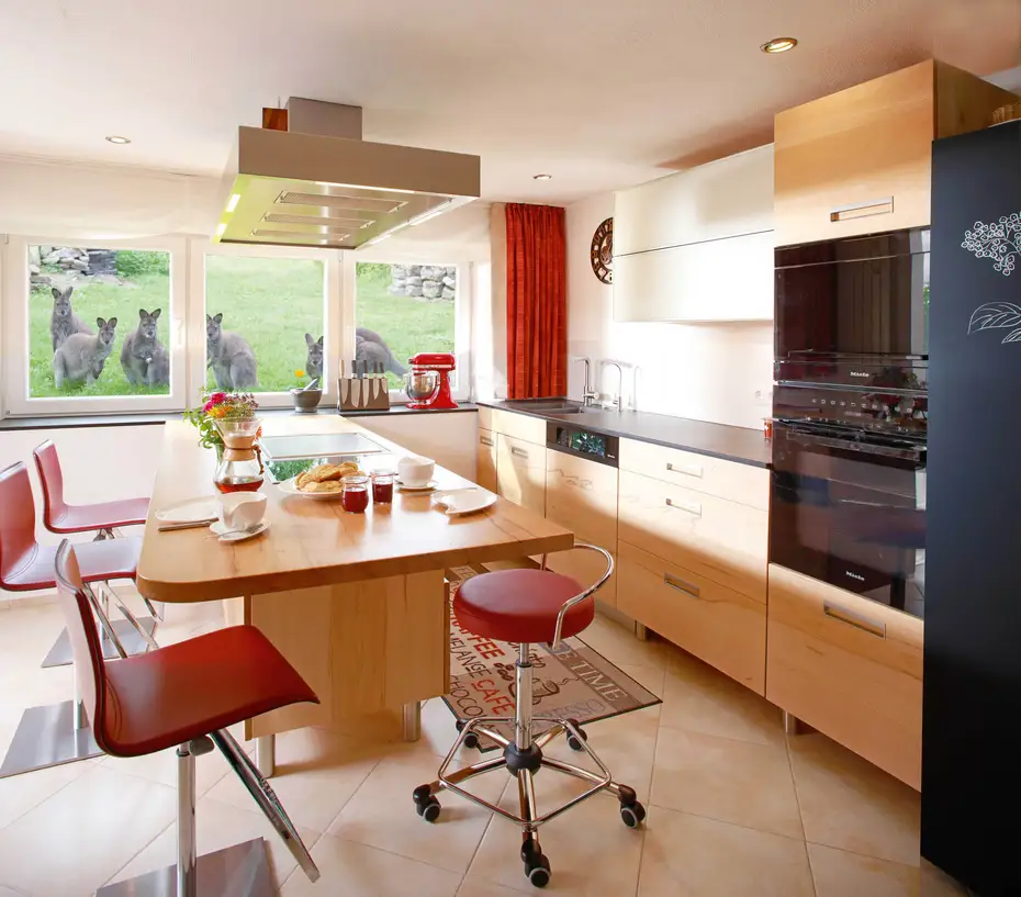 Und täglich grüßt das Känguru Massivholzküche mit Känguru