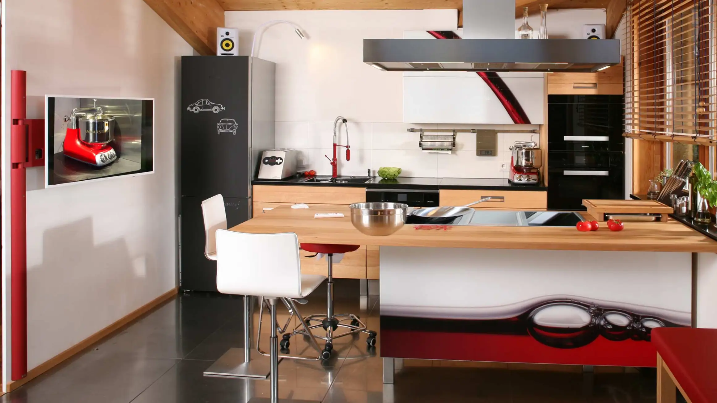 Rotweinküche aus Buchenmassivholz Rotweinküche aus Buchenmassivholz