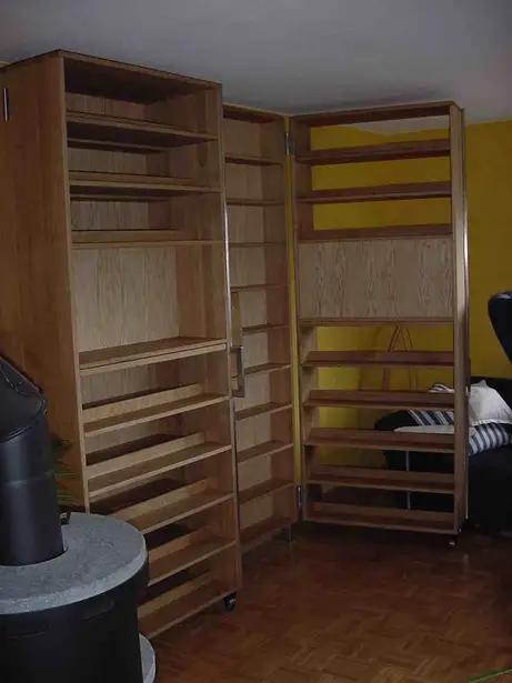 Bücherregal zum Ausklappen für Taschenbücher 