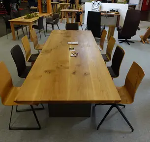 Ausziehtisch in Eiche Ausziehtisch in Eiche