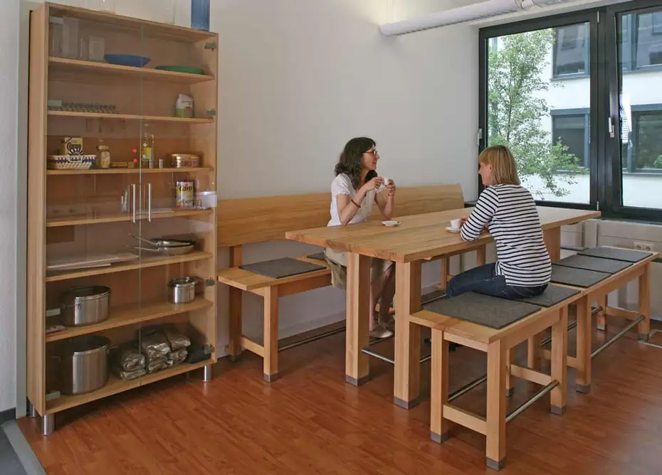 Arbeitstische zum Kochen und gemütlich sitzen aus massivholz