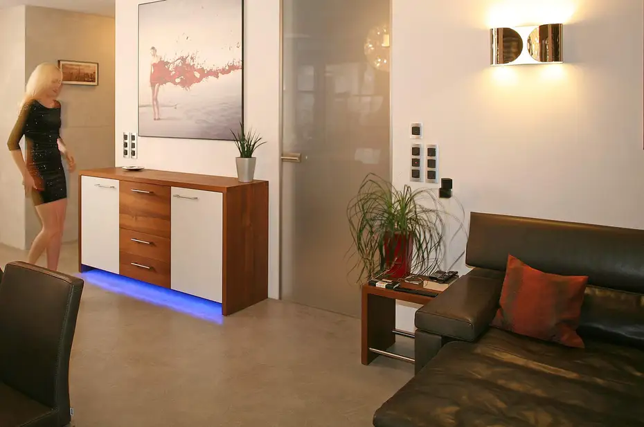 Sideboard als Barschrank Sideboard aus Massivholz mit Barschrankfunktionen