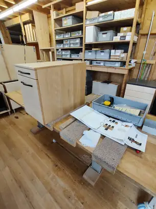 Rollcontainer für den höhenverstellbaren Schreibtisch und Esstisch Rollcontainer für den höhenverstellbaren Schreibtisch und Esstisch