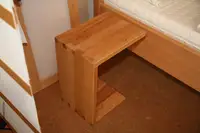 Nachtkästchen oder Beistelltischchen