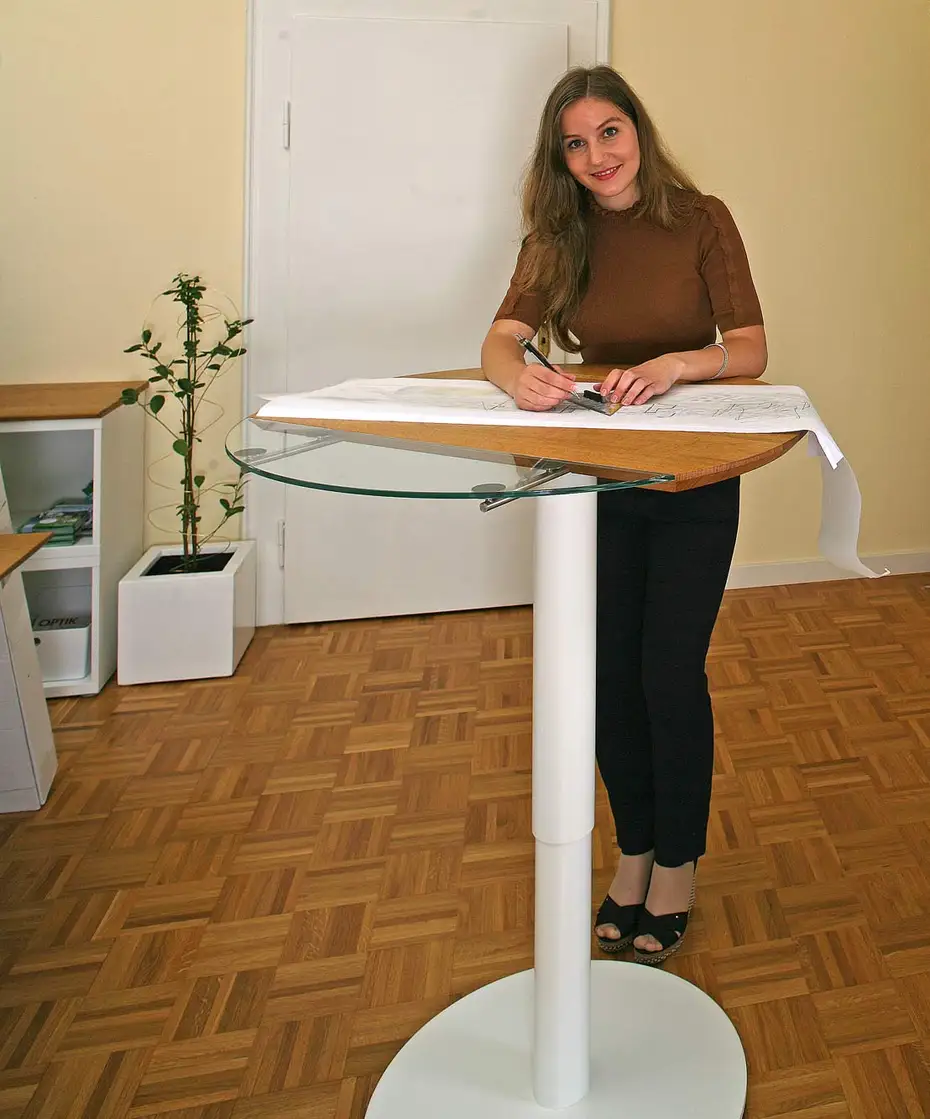 Höhenverstellbarer Stehtisch Höhenverstellbarer Stehtisch