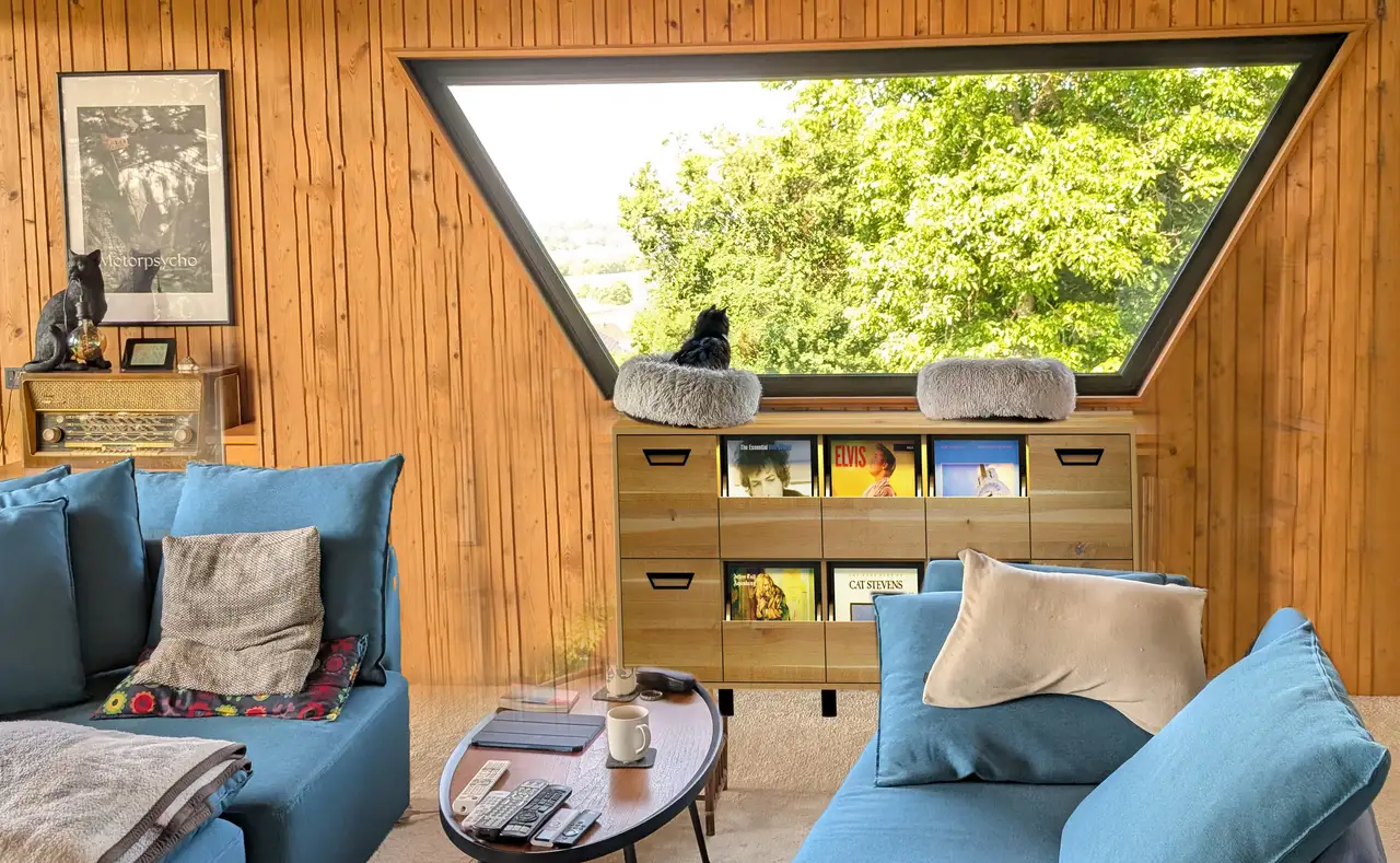 Schallplattenschrank in Eiche Schallplattenschrank in Eiche