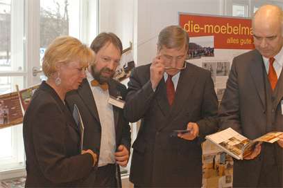 Handwerkspreis mit Lz Mohn, Bundeswirtschaftsminister Wolfgang Clement, Otto Kenzler, der Präsident des Zentralverbands des Deutschen Handwerks