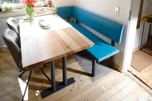 Superbequeme Bank mit stinseitiger Lehne Superbequeme Bank mit stinseitiger Lehne