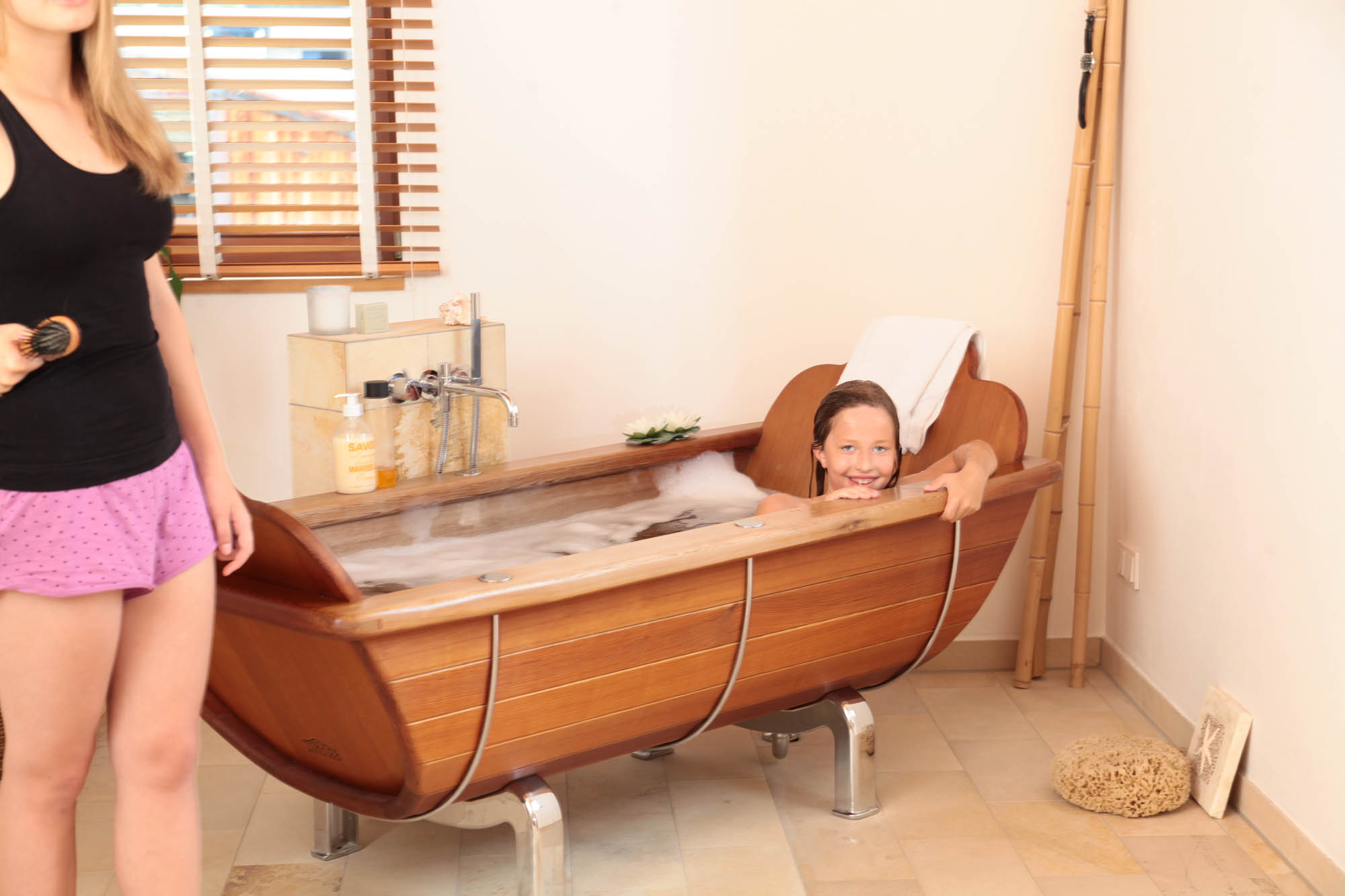 Badezimmer aus massivem Holz: Die Möbelmacher