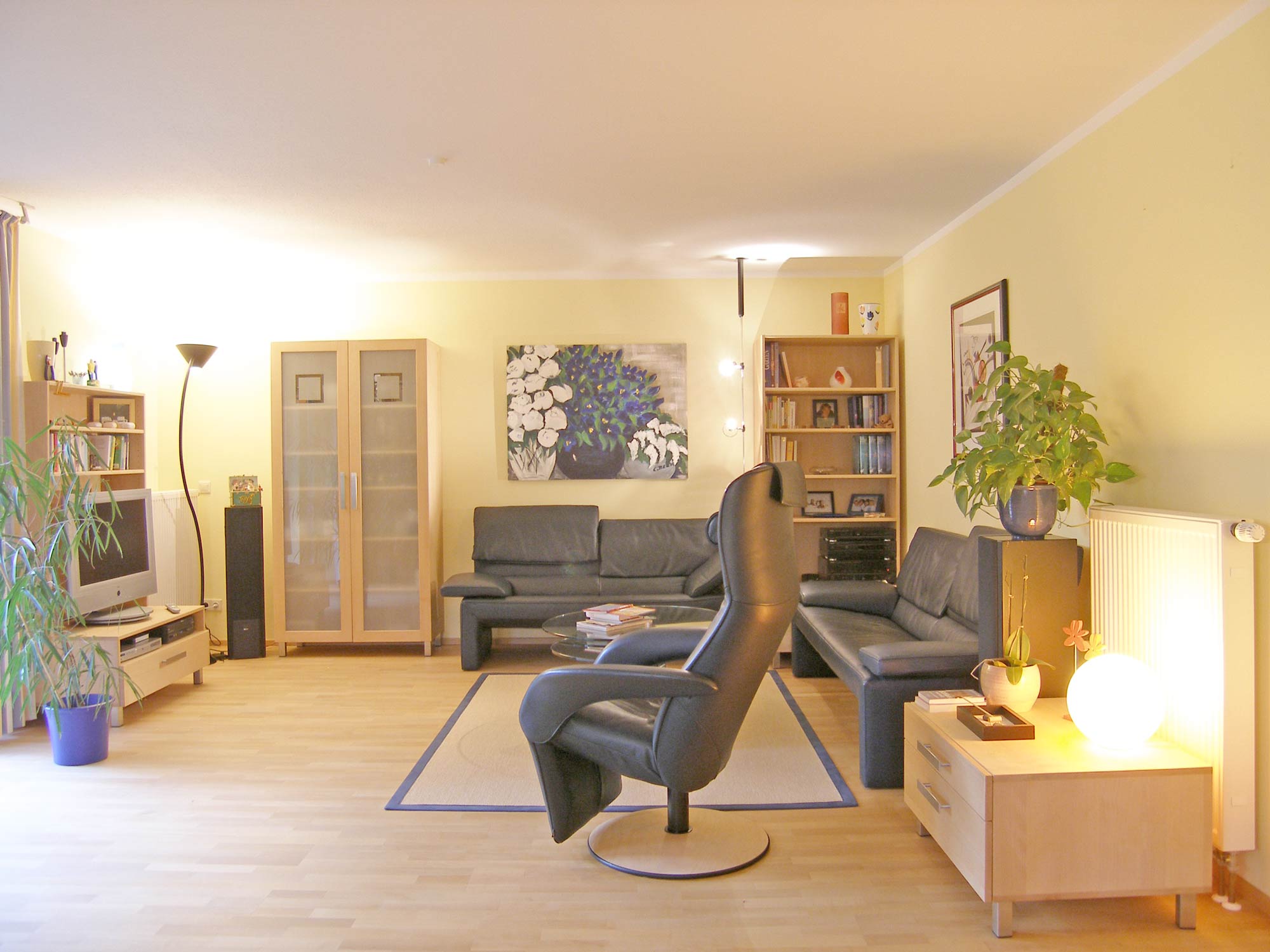 Wohnzimmer aus Massivholz: Die Möbelmacher Wohnzimmer aus Massivholz: Die Möbelmacher